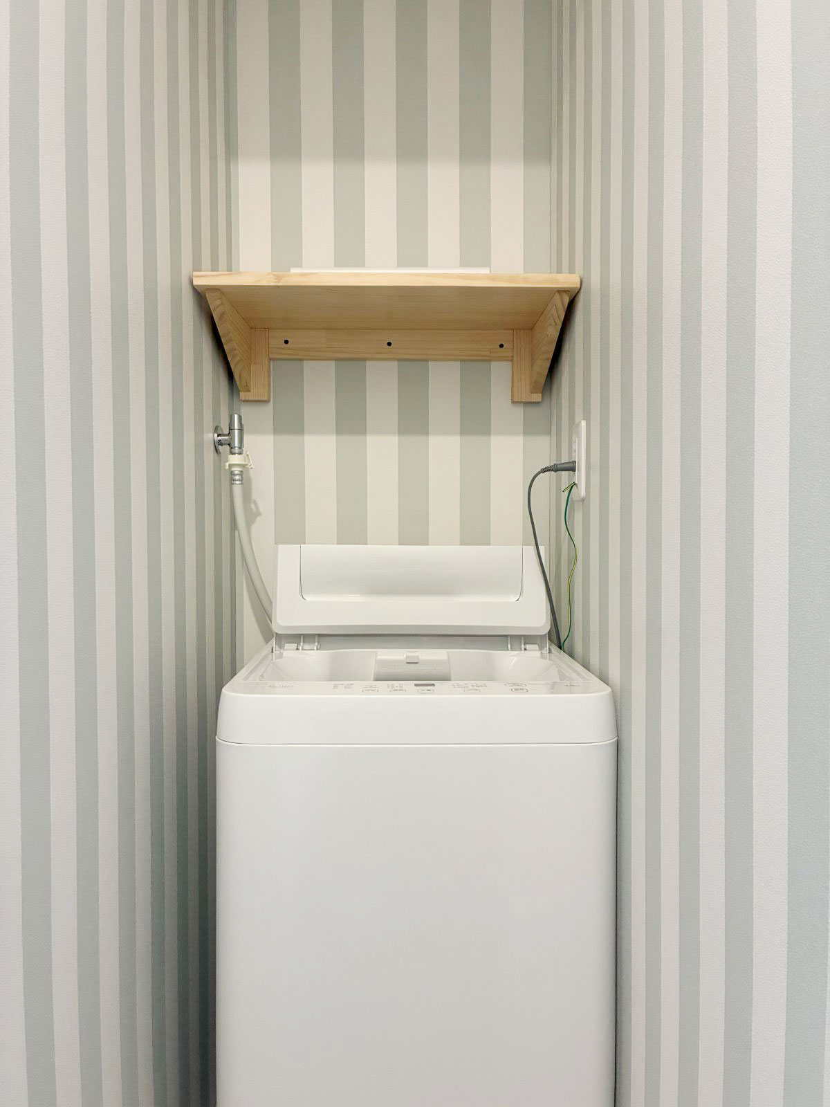 室内設置の全自動洗濯機